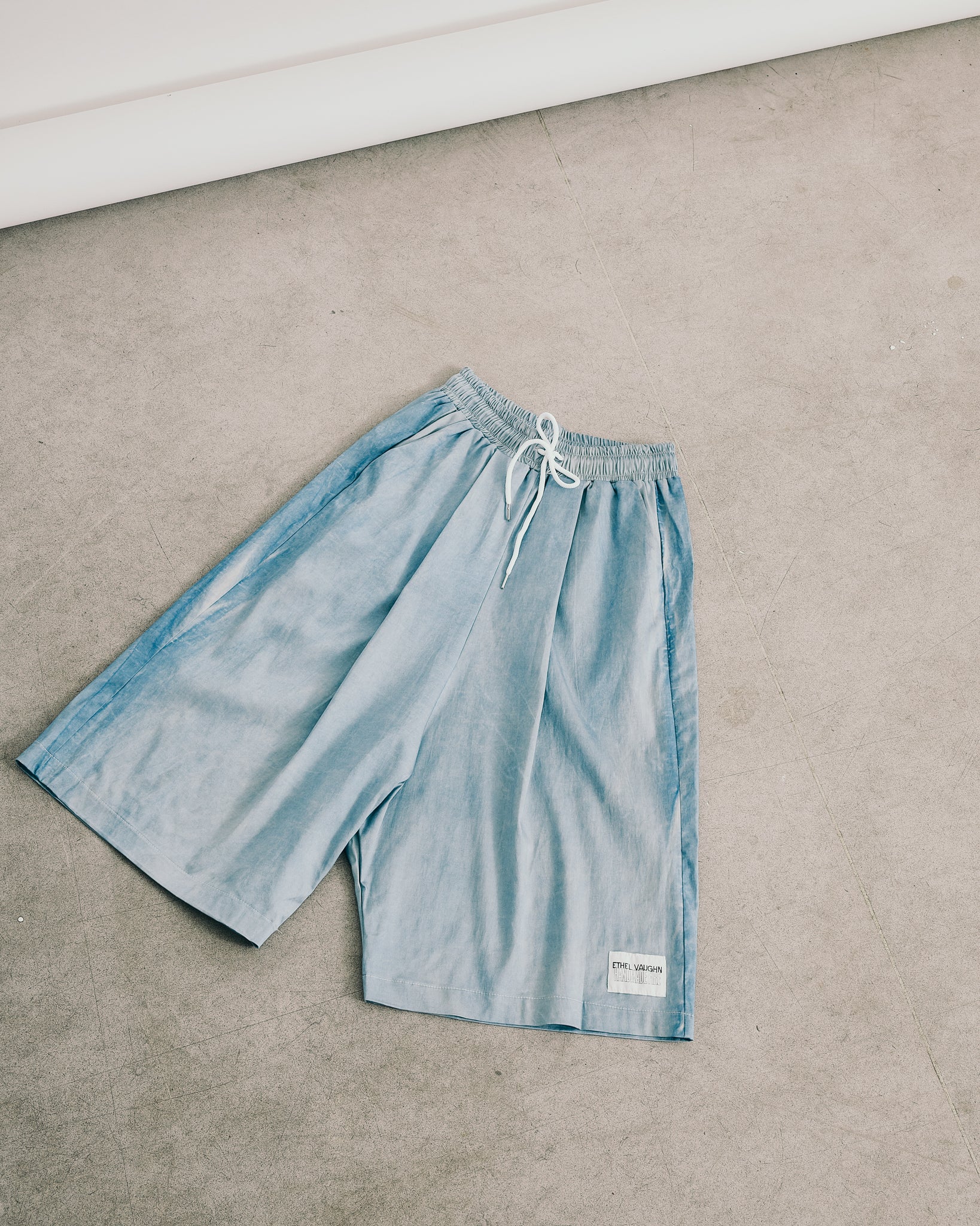 Mega Shorts Blau